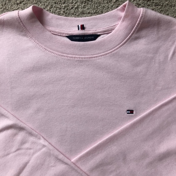 Tommy Hilfiger T-shirt.NWOT. - Picture 2 of 2